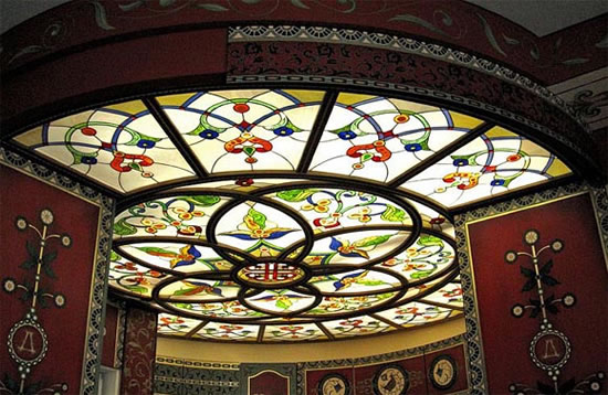 витражные потолки в ванной