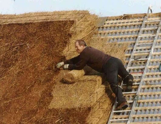соломенная крыша монтаж